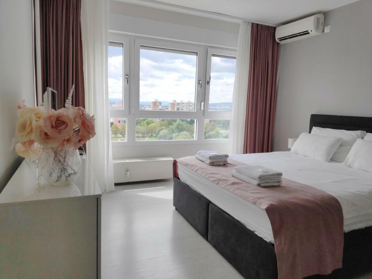 Penthouse “Sky 16” Studio Apartment Загреб Екстериор снимка