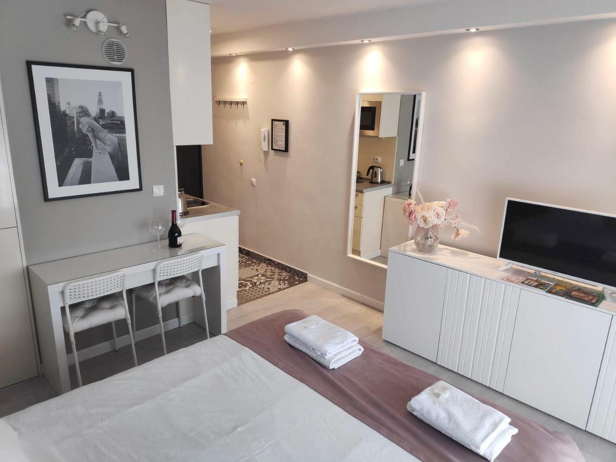 Penthouse “Sky 16” Studio Apartment Загреб Екстериор снимка